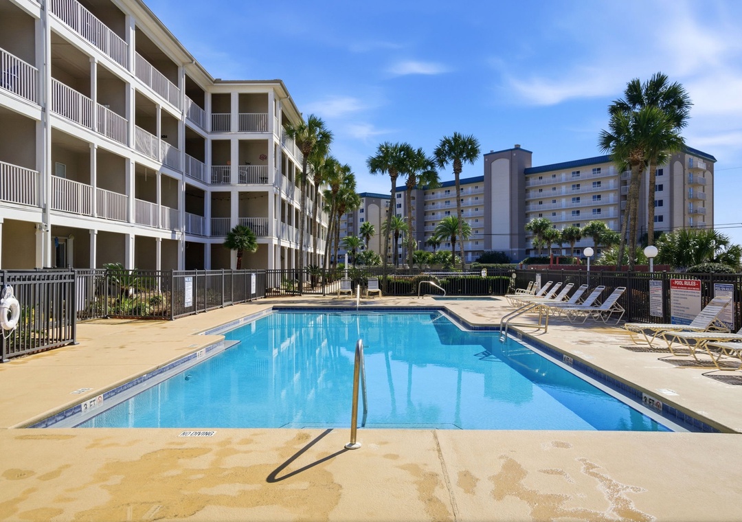 Grand Caribbean Pool