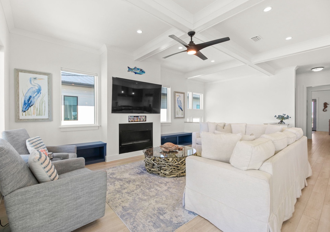 Vivianna #11- Third Floor - Living Room