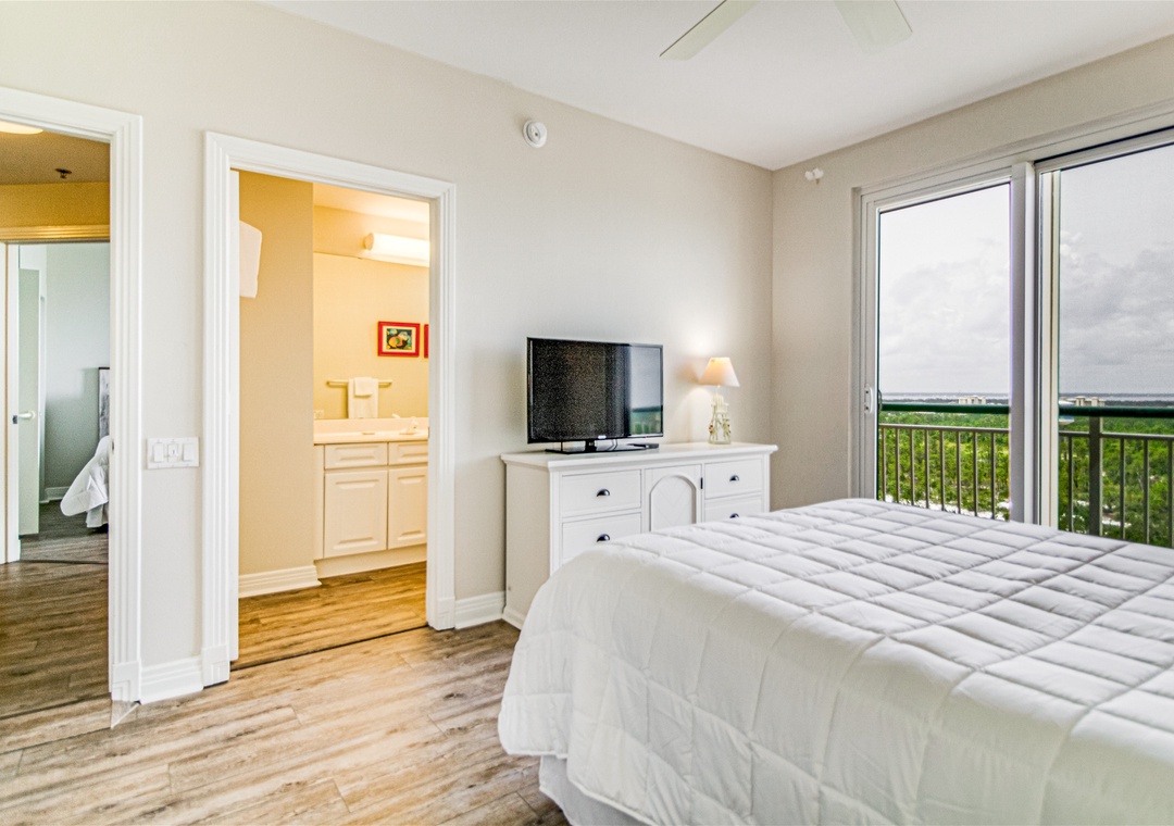 Beach Colony Tower 15A Second Bedroom Queen Bed