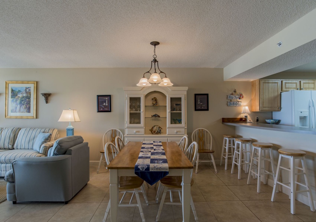 Sandy Key 235 Dining Room
