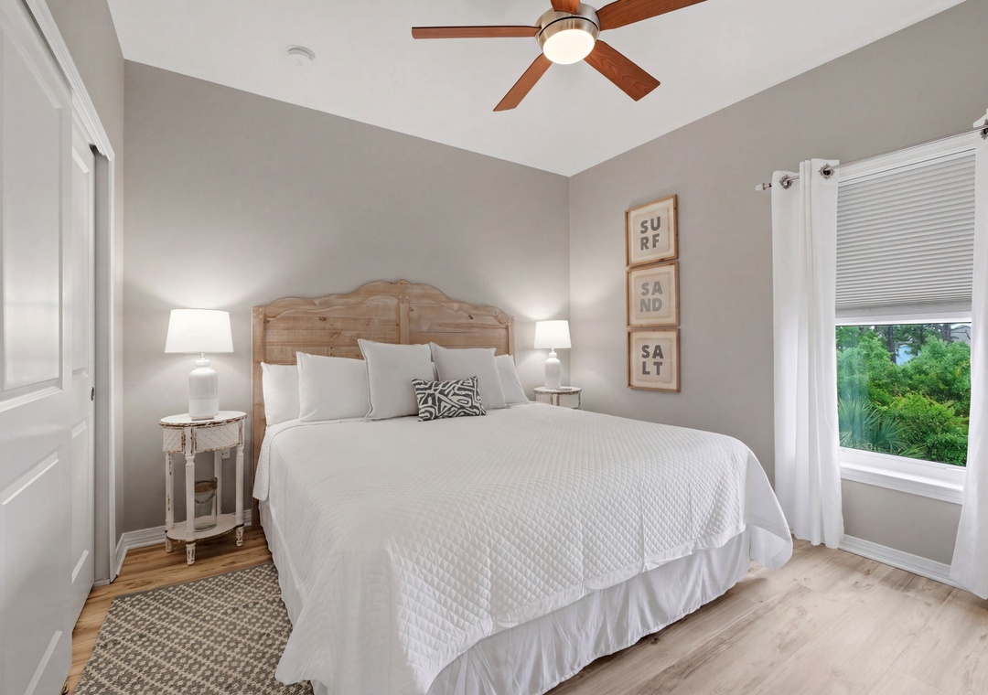Salty Seagull- Bedroom 1