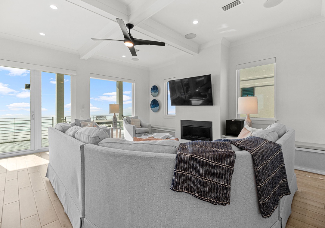 Third Floor- Living Room view to the Gulf