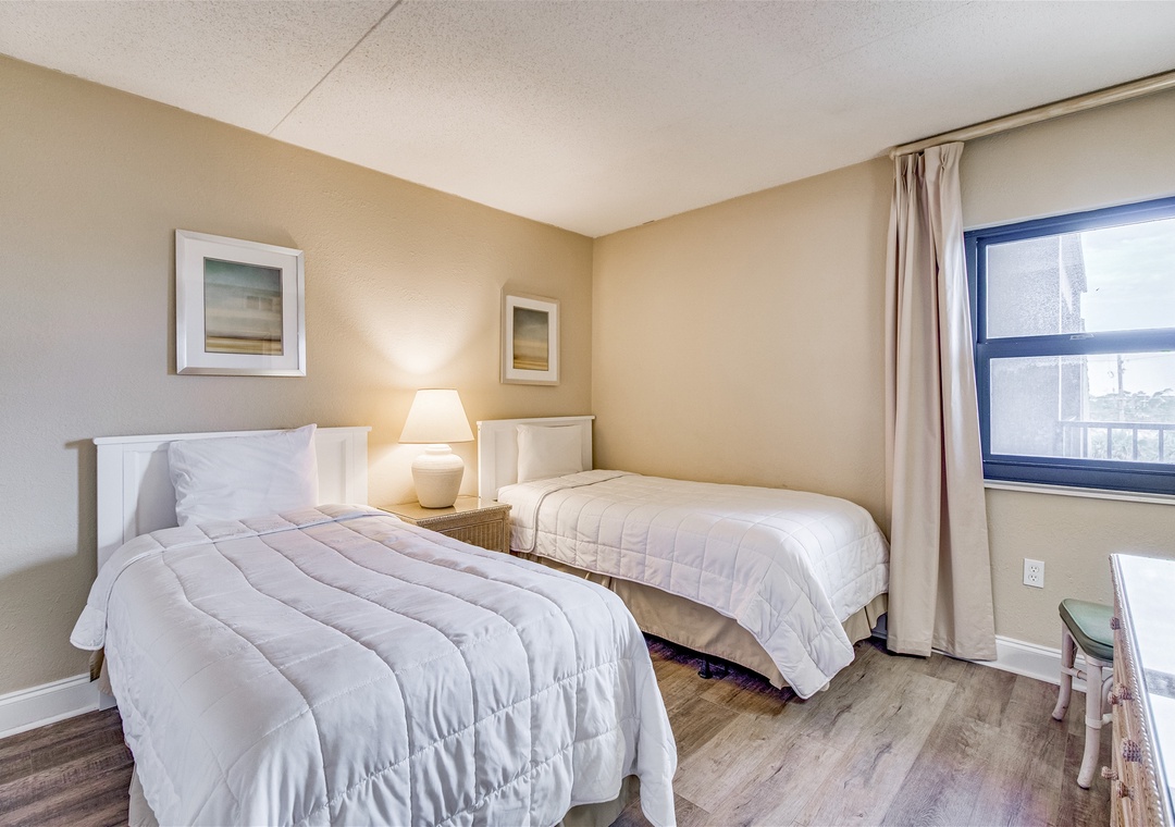 Ocean Breeze West 303 Guest Bedroom #2 Twin Beds