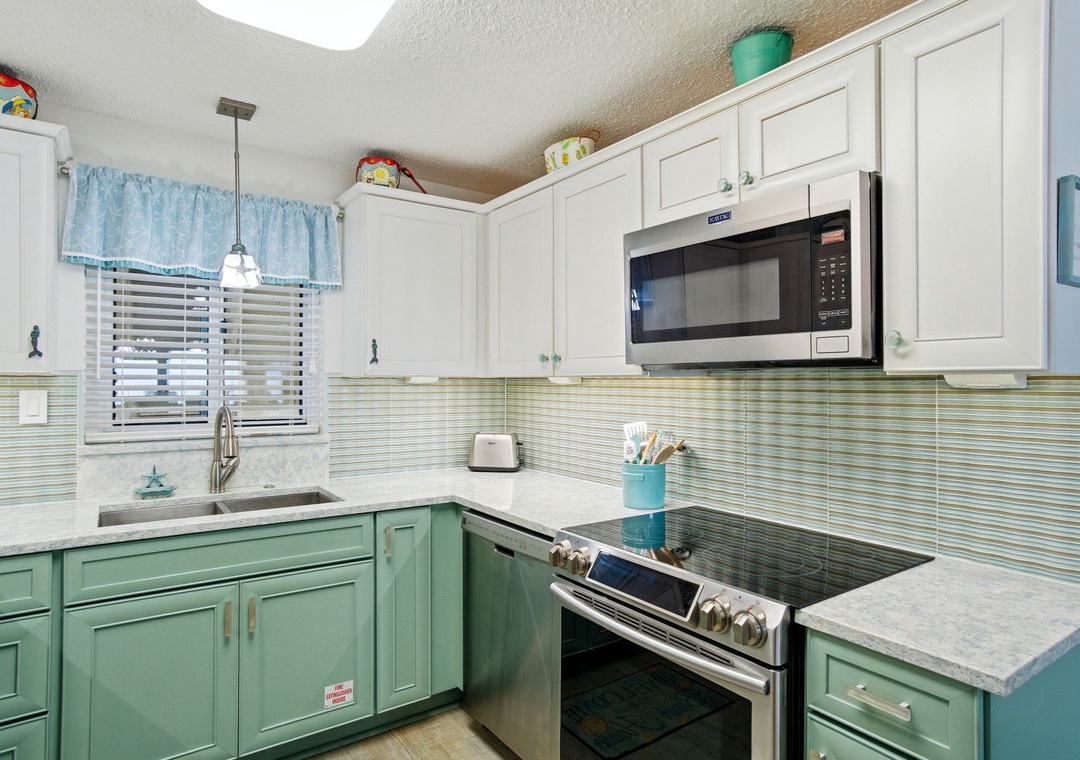 Sandy Key 821- Kitchen View of Stove & Microwave