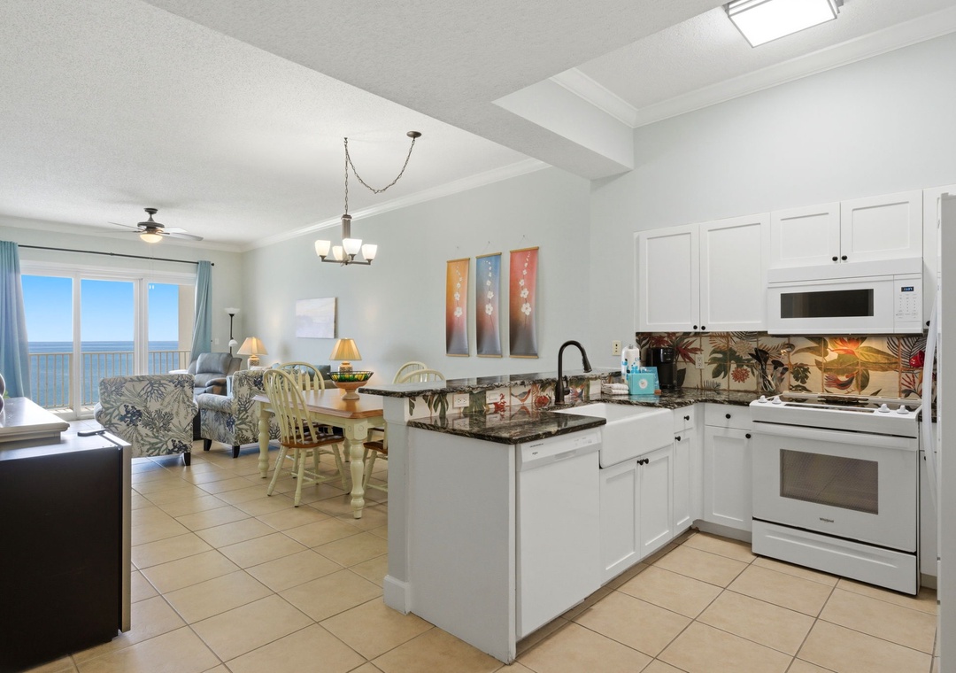 Windemere 1502- Kitchen & Dining Room View