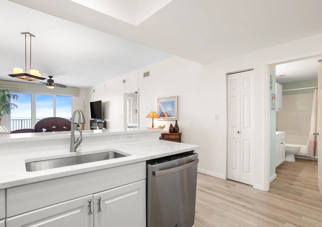 Windemere 803 - Kitchen Area