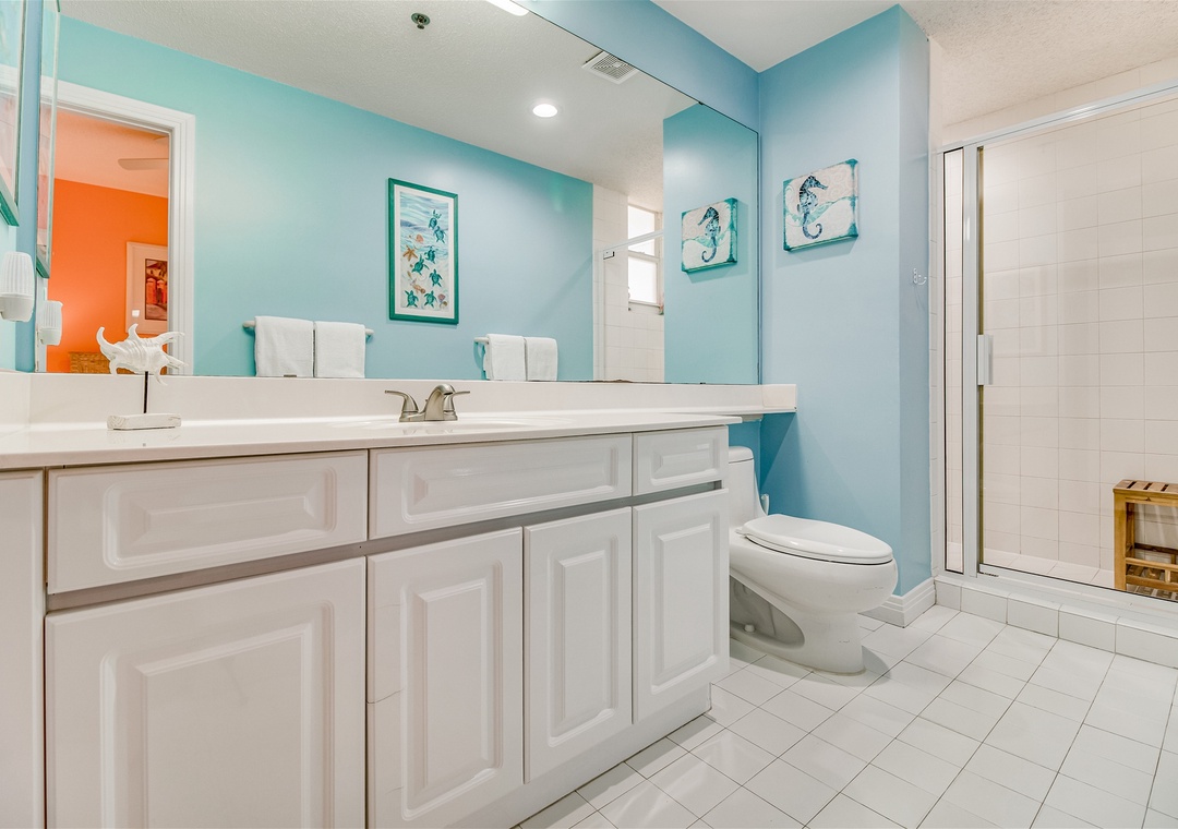 Beach Colony Tower 2A Guest Bathroom