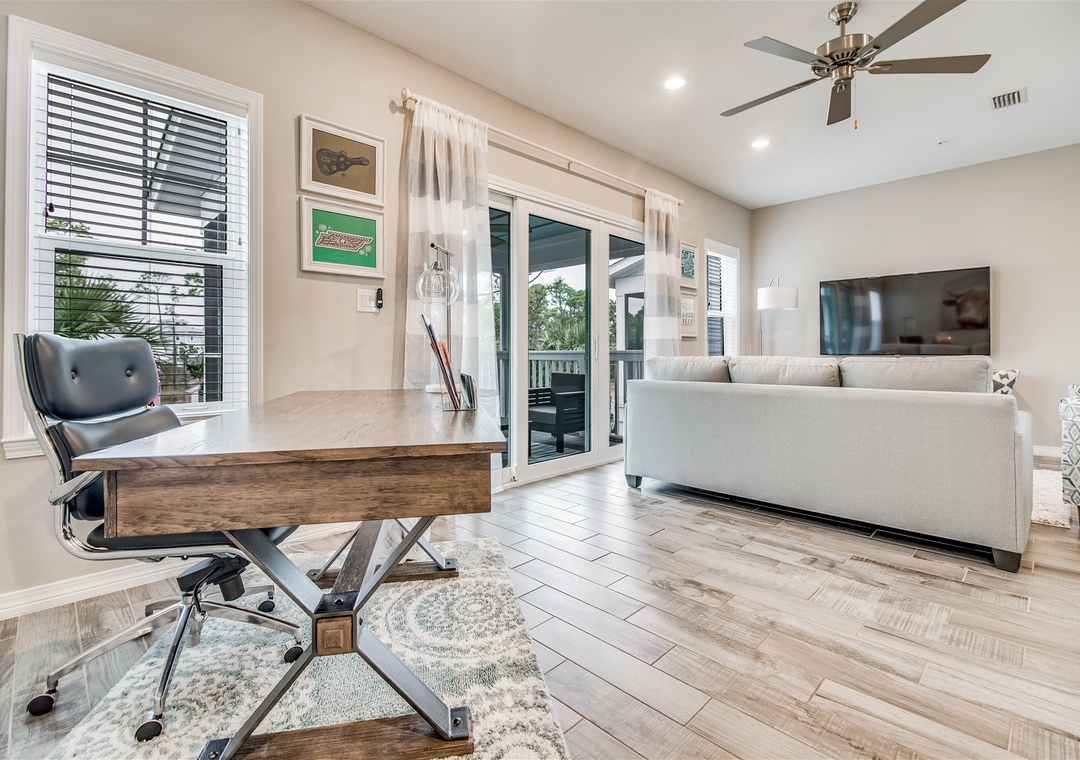 Lost Key Toes in the Sand Desk and Living Room