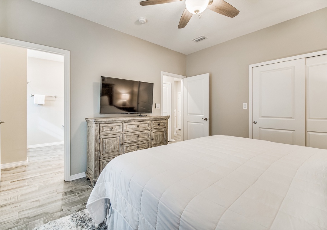 Lost Key Toes in the Sand Guest Bedroom #1