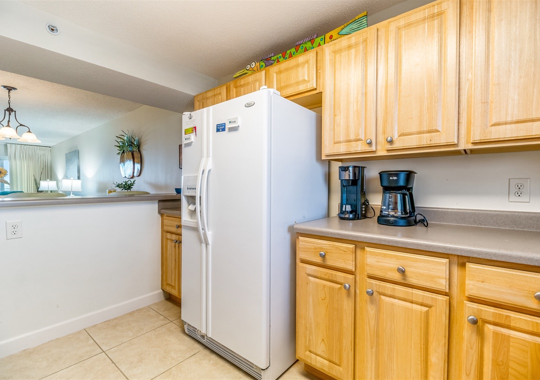 Sandy Key 233 kitchen Refrigerator