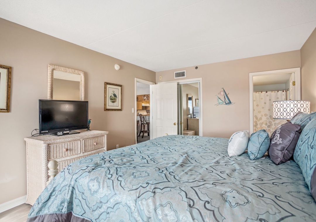 Ocean Breeze West 304 Guest Bedroom #1 with Attached Bathroom