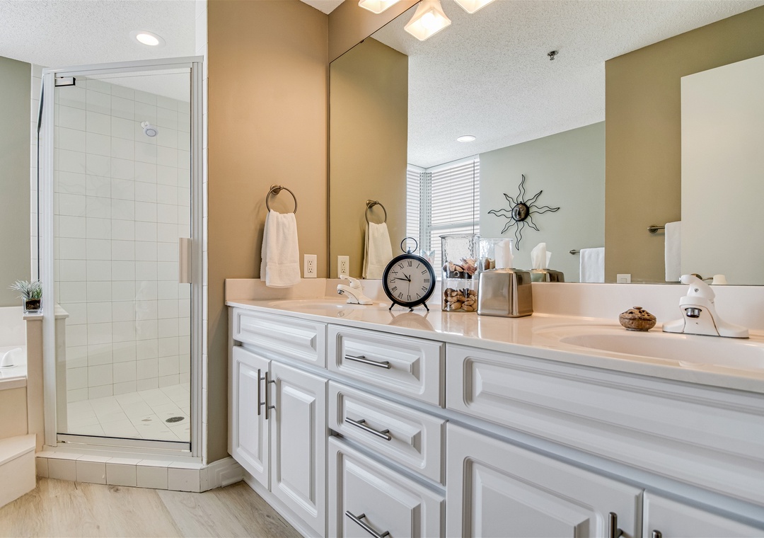 Beach Colony Tower 6B Master Bathroom
