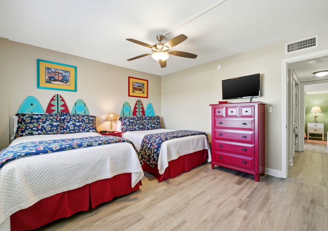 Sandy Key 821- Bedroom 3 with TV View