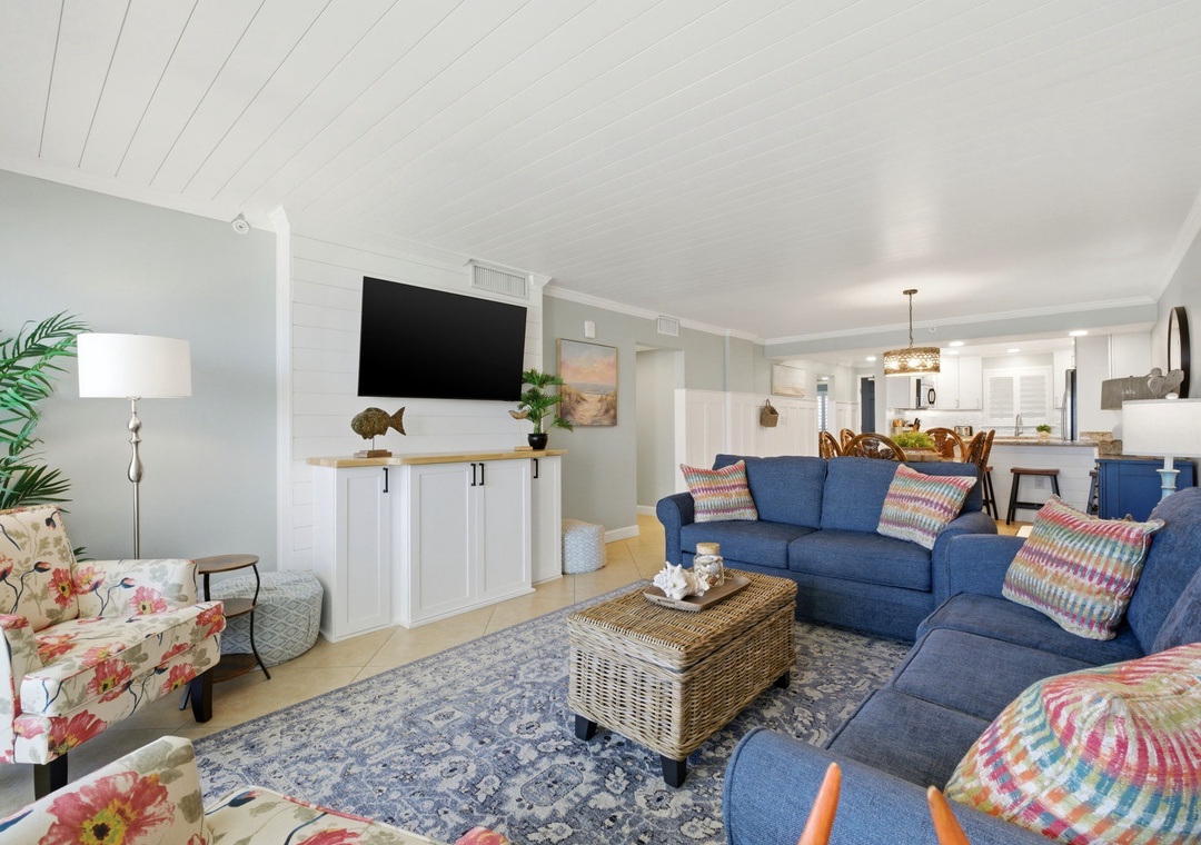 Sandy Key 818- Living Room View & TV