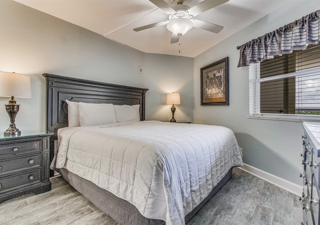 Perdido Sun 1004 Guest Bedroom #1