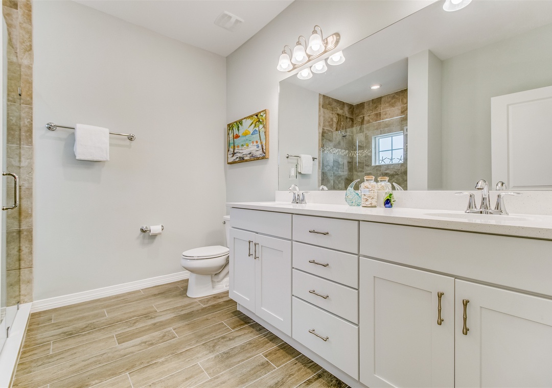 Lost Key Beach Walk Retreat Guest Bathroom #2