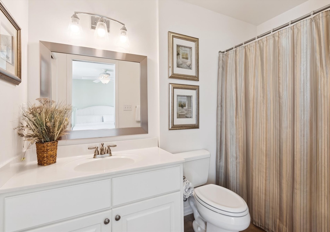 upper level-primary bath-126171_163