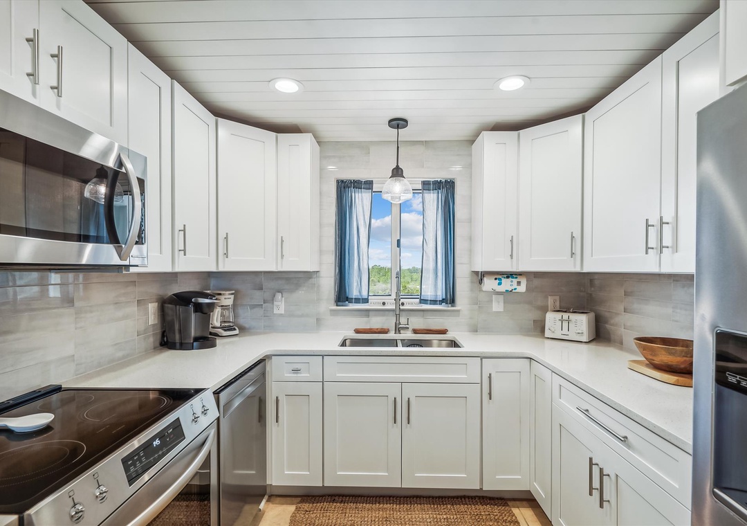 Sandy Key 622 Kitchen-128539011