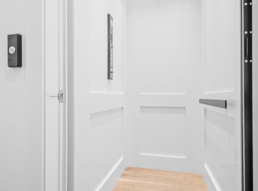 Azura - First Floor - Elevator