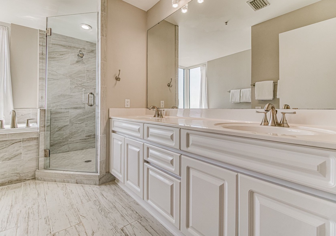 Beach Colony Tower 4B Master Bathroom Double Vanity
