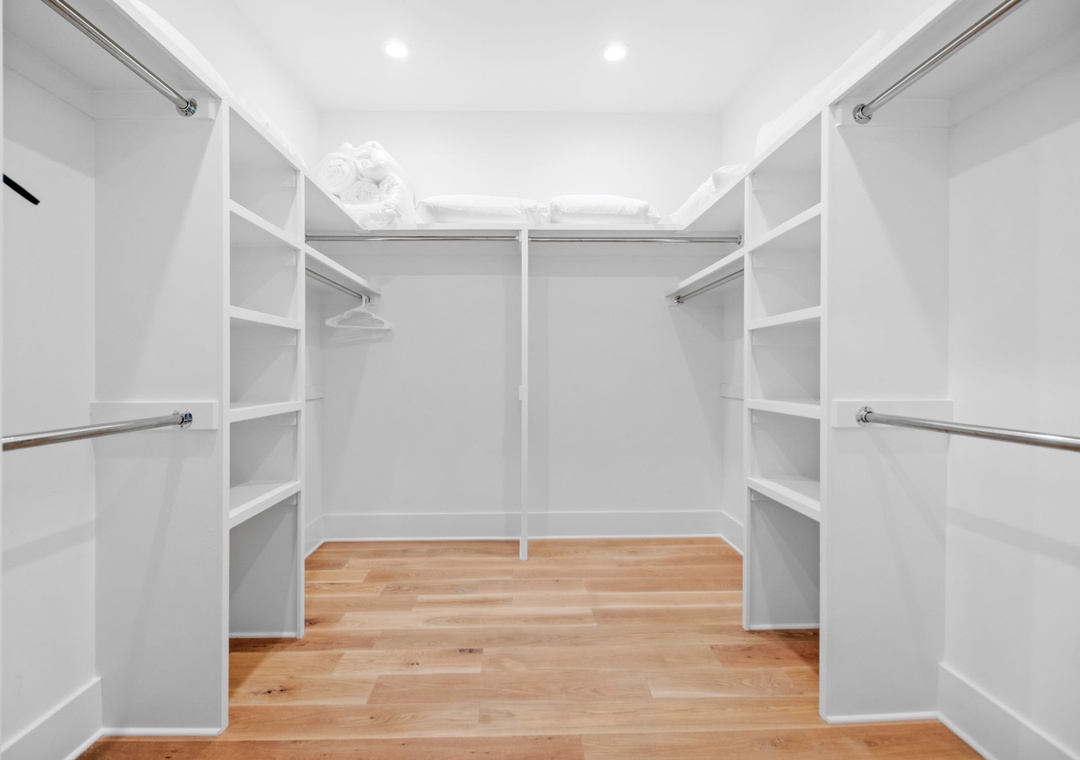 Azura - Second Level - Primary Bedroom Walk In Closet
