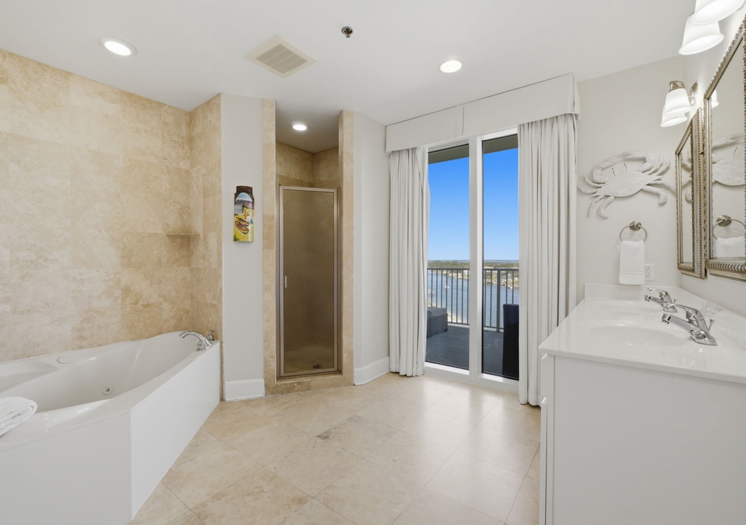 Sailmaker 901- Bathroom 1