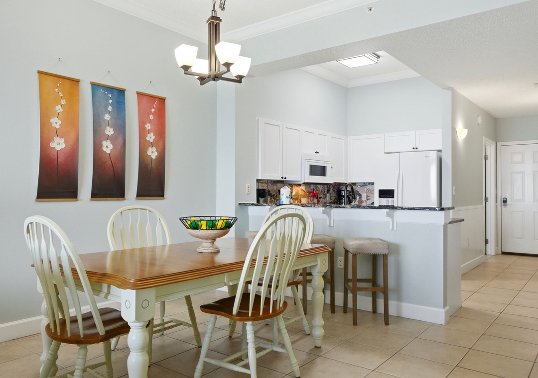 Windemere 1502- Dining Room & Kitchen
