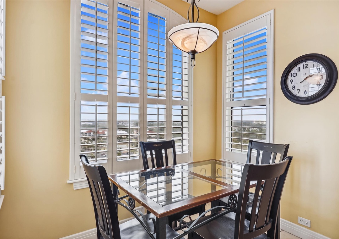 Beach Colony East 10D Breakfast Nook