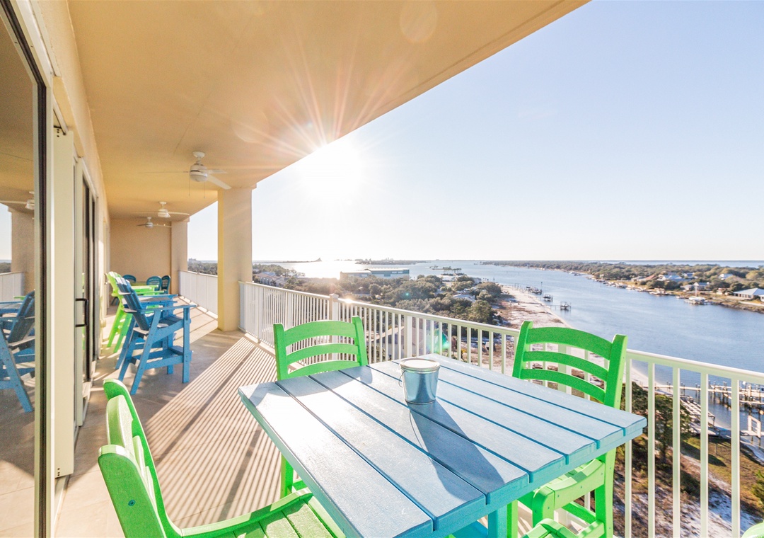 Sailmaker 1001 Sunrise on Balcony