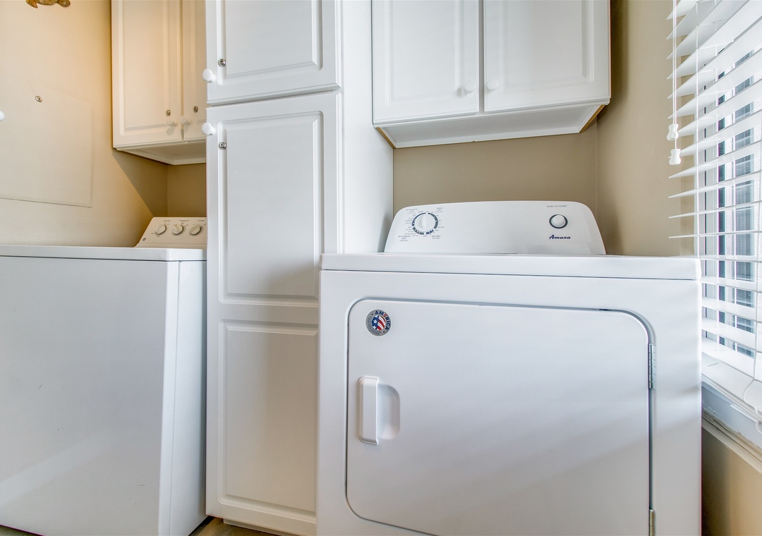 Windemere 906 Laundry in Unit