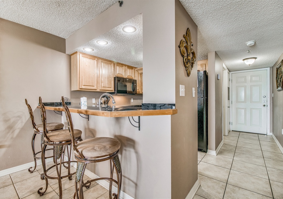 Ocean Breeze West 804 Kitchen Bar Seating for 2