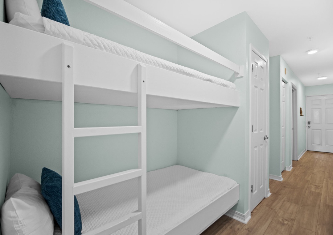 Grand Caribbean 107E - Bunk Beds