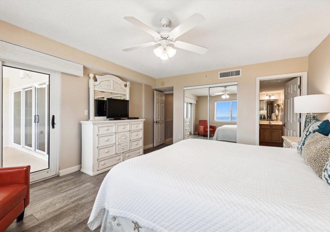 sandykey723primarybedroom18a2703