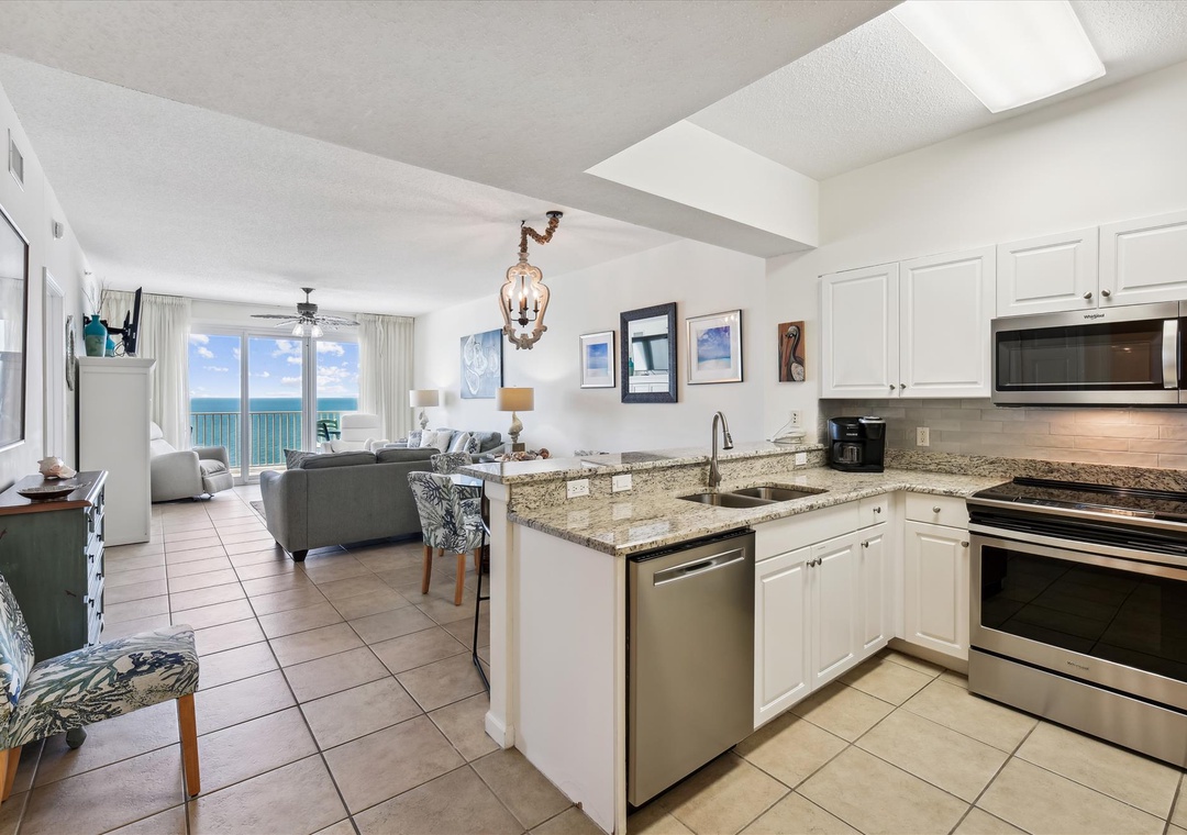 Windemere 1106 Open Kitchen and Dining Room