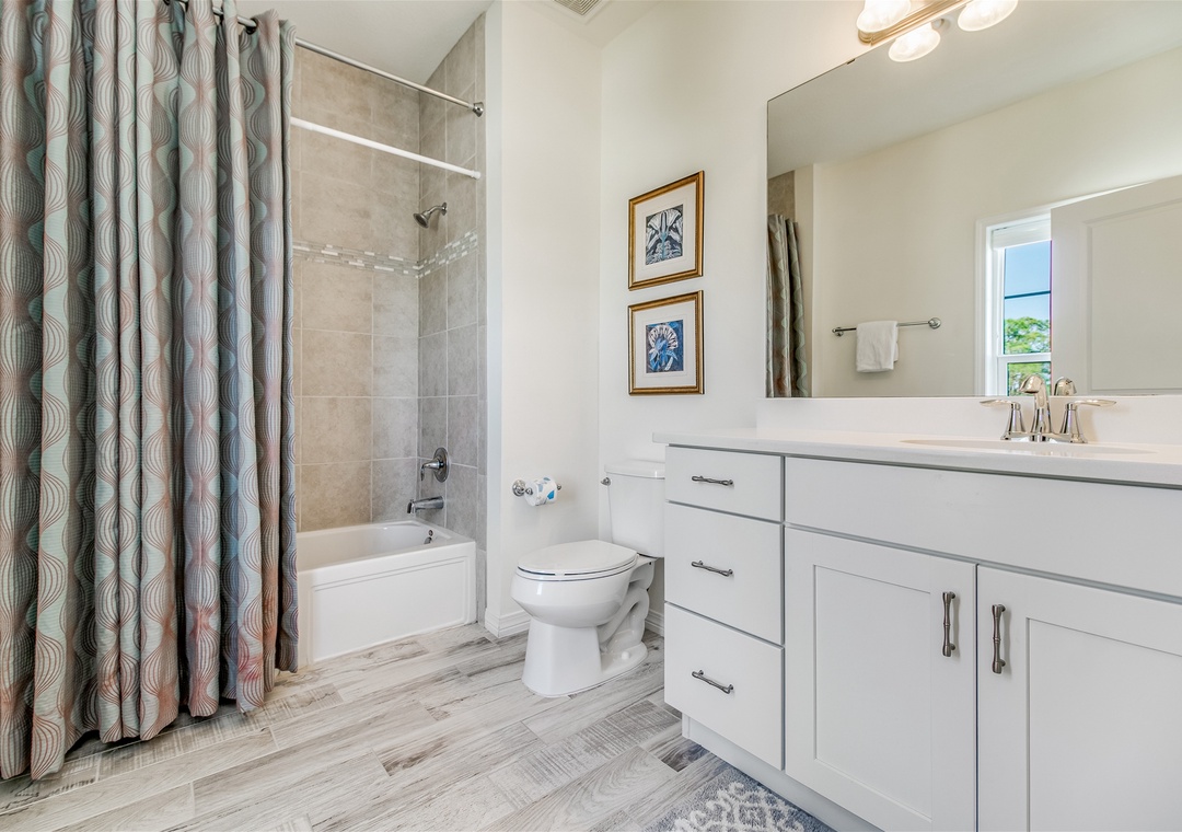 Lost Key A Salty Suite Guest Bathroom #2