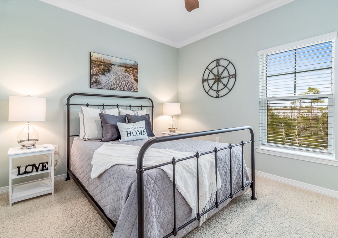 Lost Key The Macaw House Guest Bedroom #2 Queen Bed