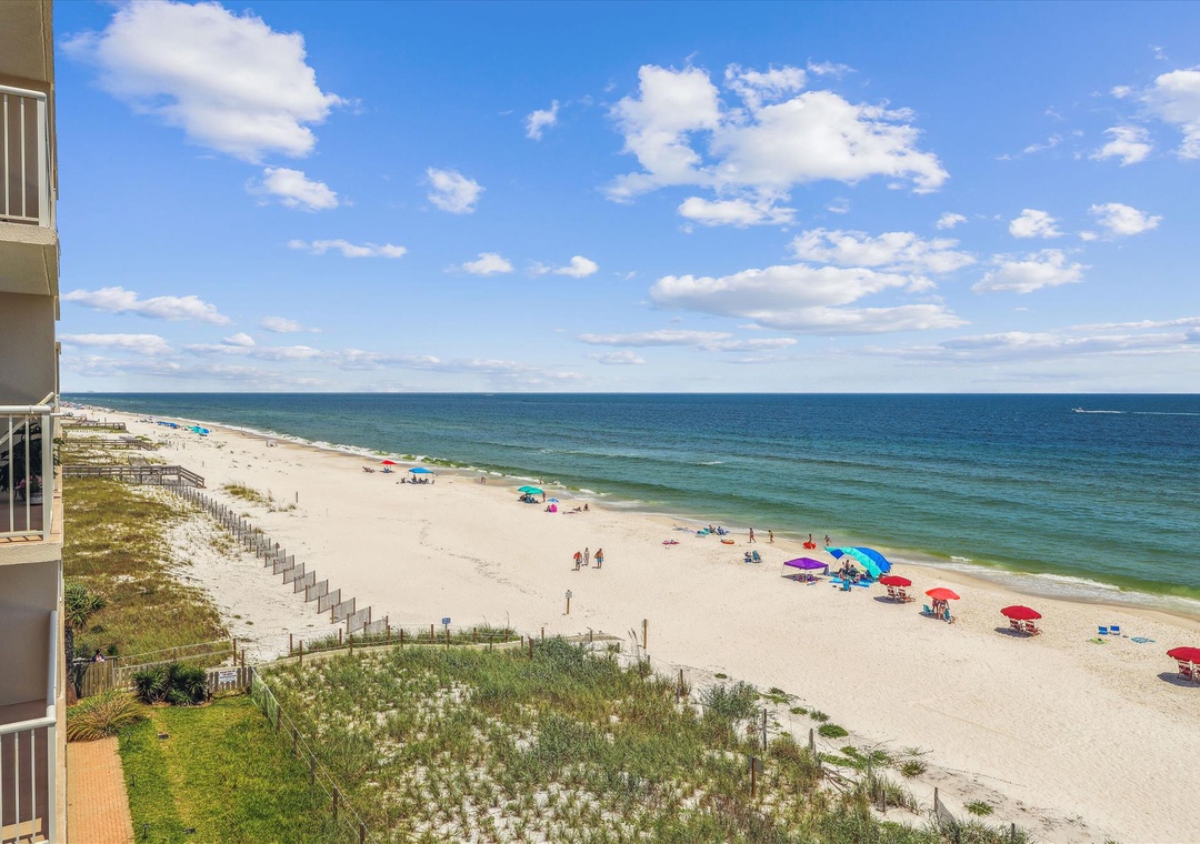 interiors-view-123042182