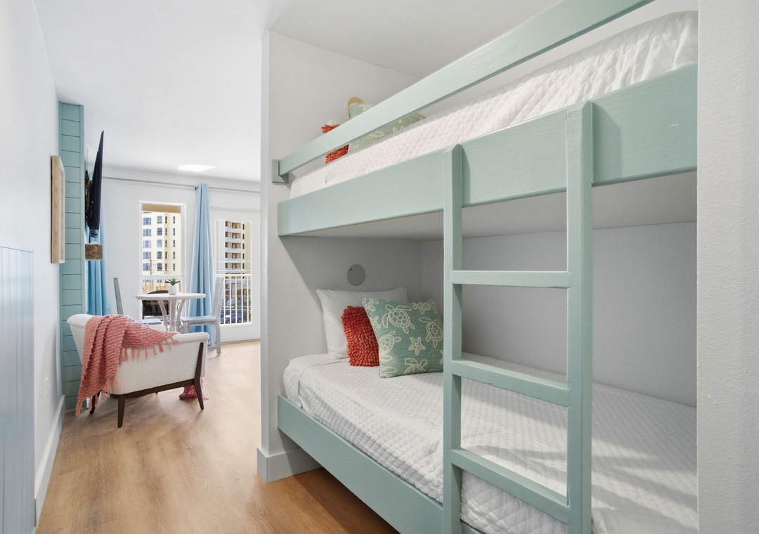 Grand Caribbean 411W- Bunks