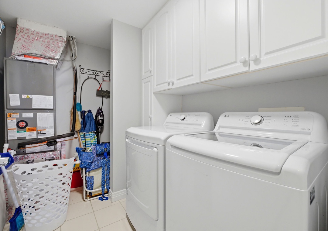 Beach Colony Tower PH3B (18B)- Laundry
