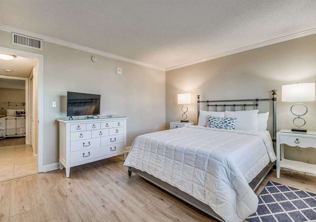 Sandy Key 238 Guest bedroom #2 Queen