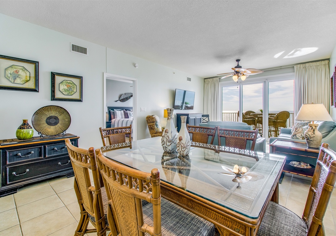 Windemere 906 Dining Room and Living Room