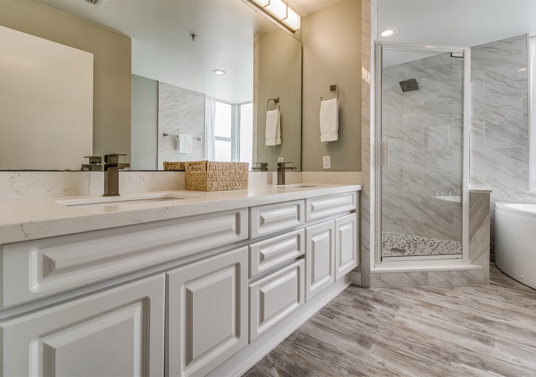 Beach Colony West PH1C Master Bathroom