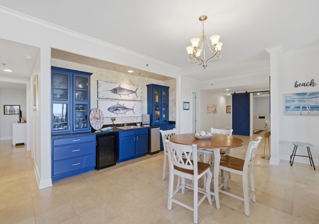 Sailmaker 901- View of Wet Bar & Sitting Area