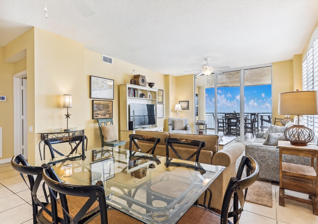 Beach Colony East 10D Dining Room and Living Room