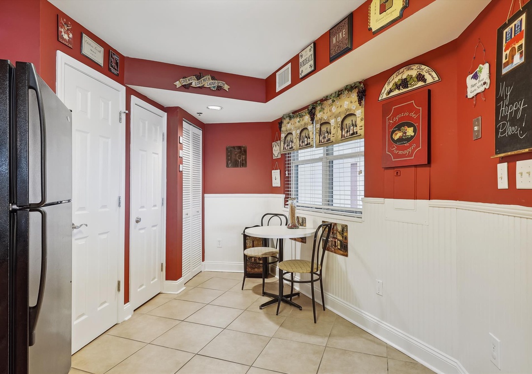 Perdido Sun 900 Breakfast Nook