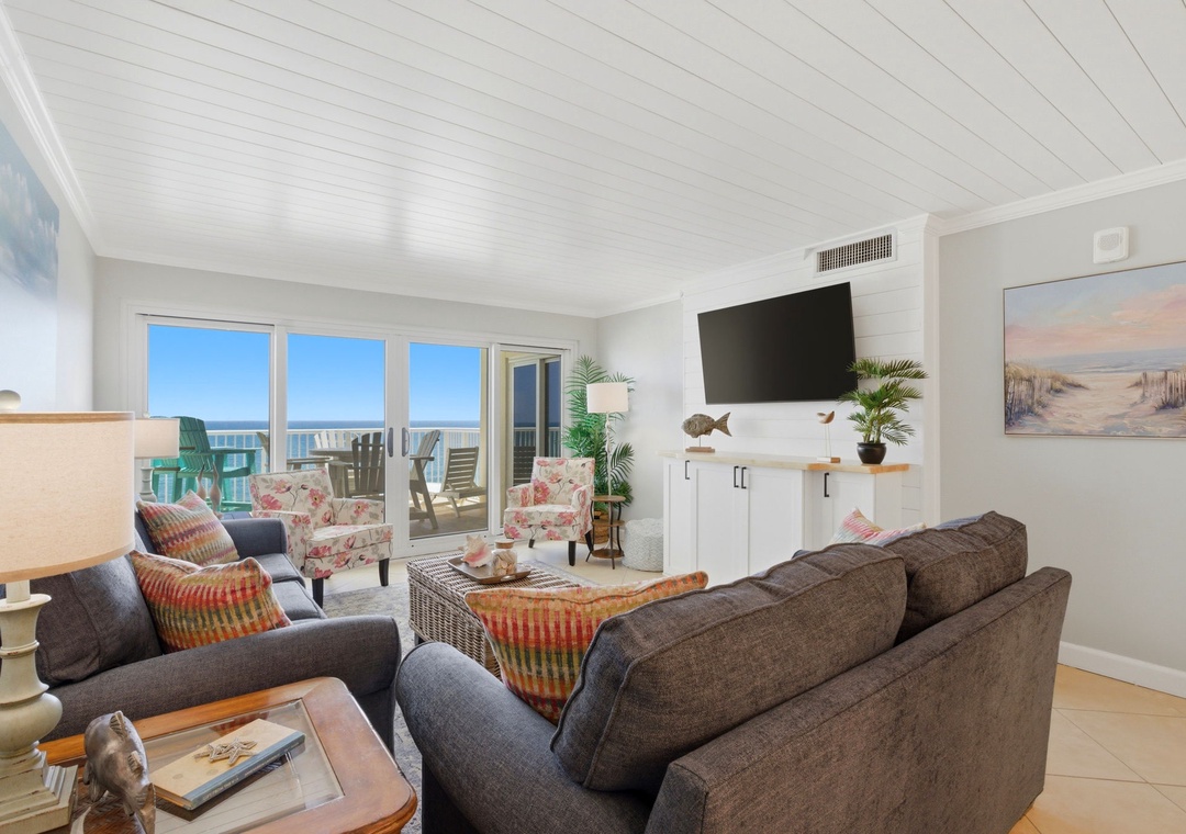 Sandy Key 818- Living Room, TV & Balcony