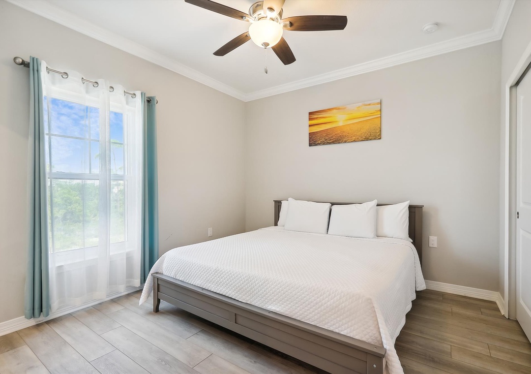 upper level-bedroom-124867_144