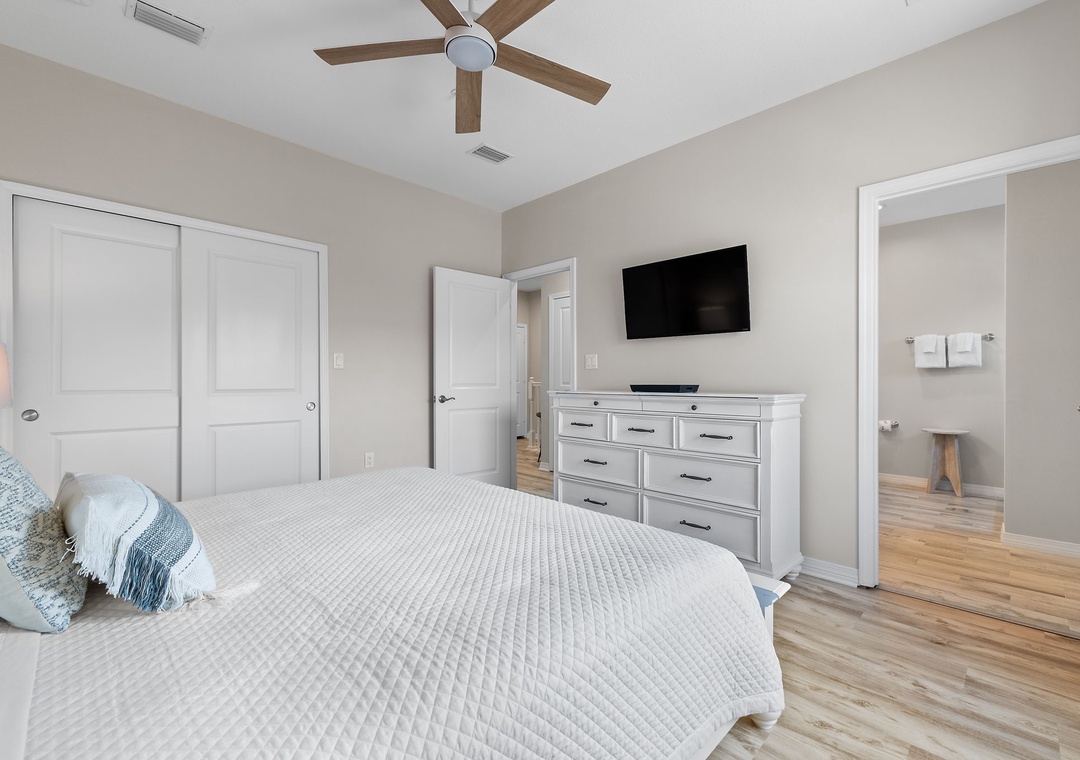 Turtles Nest- Sink into crisp linens and unwind in your airy retreat, where soft light, natural textures, and a gentle ceiling fan create the perfect space to relax after your adventures.