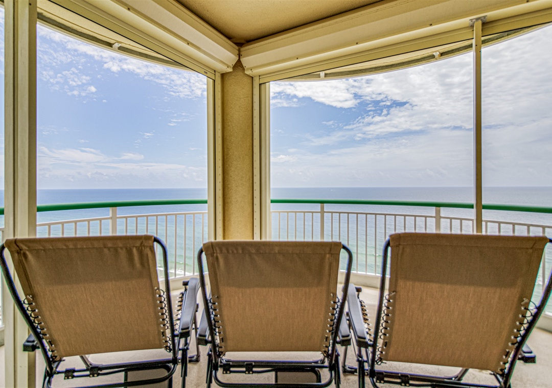Beach Colony Tower 15A Deck And Chairs