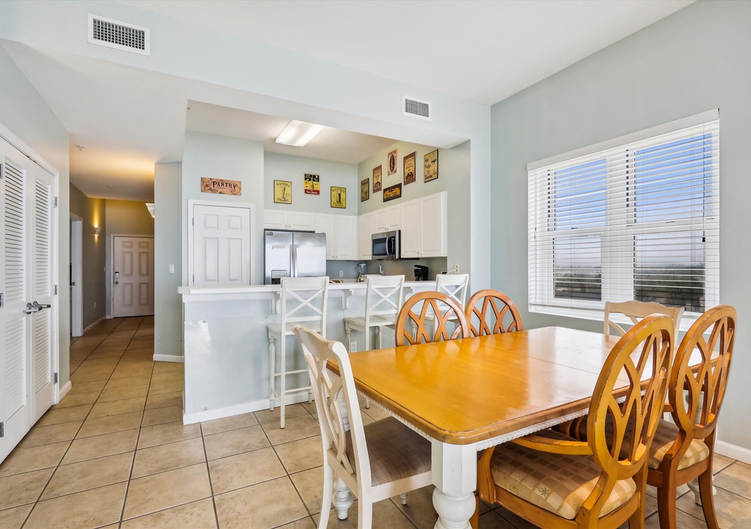 interior-dining area-windmere-401_036